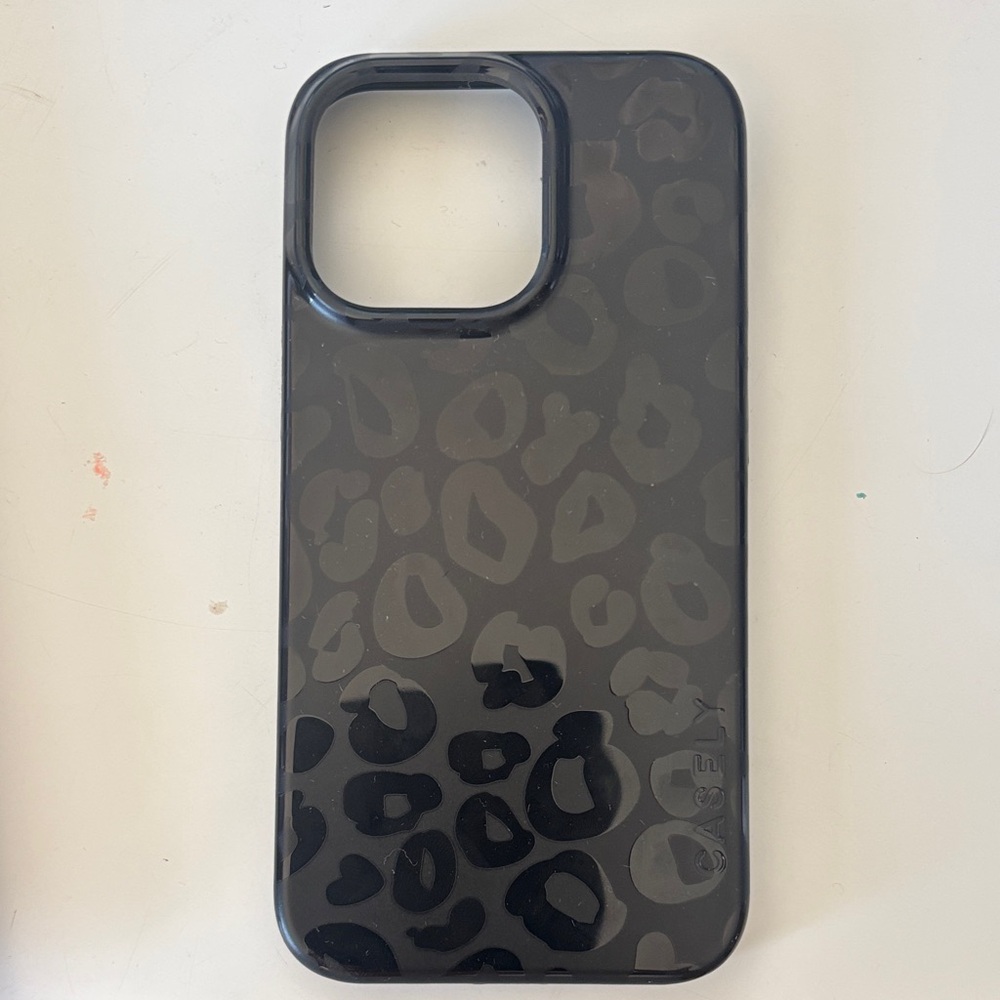 Casely-Matte Black Leopard Pattern Phone Case iPhone 15 Pro